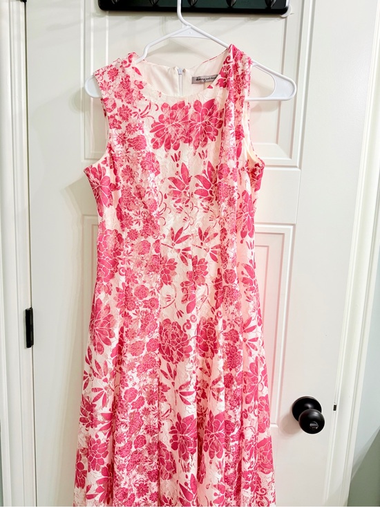 domny and n Dresses & Skirts - Sleeveless Pink Floral A-Line Casual Dress